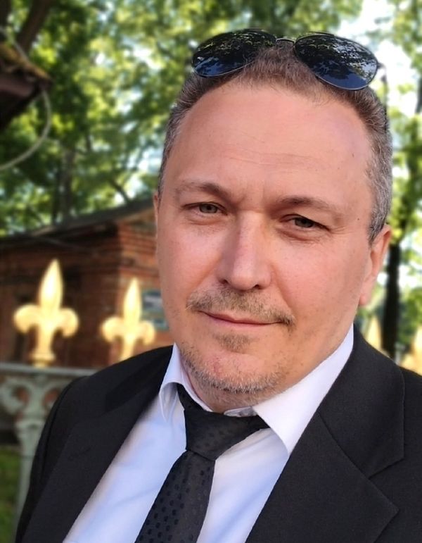 Денис Смирнов драматург